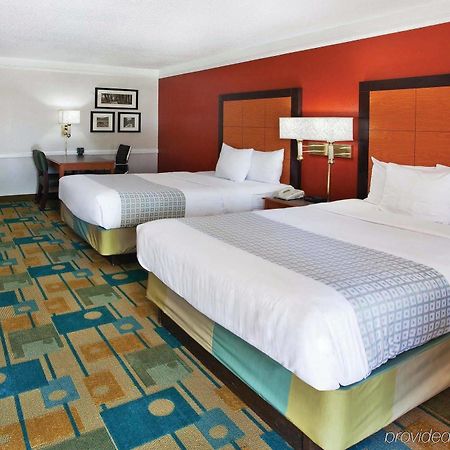 La Quinta Inn By Wyndham Savannah Midtown Exterior photo